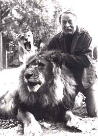 Theodore Taylor and pet lion